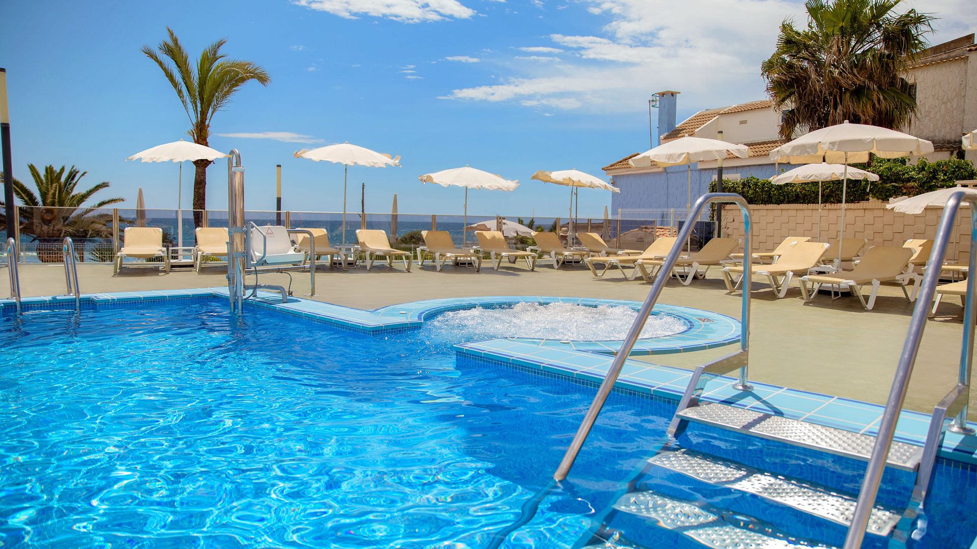 Fotos y vídeos del Hotel Servigroup Koral Beach en Oropesa del Mar