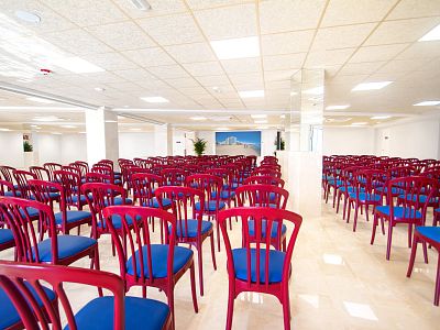 Salon para evenots en el Hotel Koral Beach