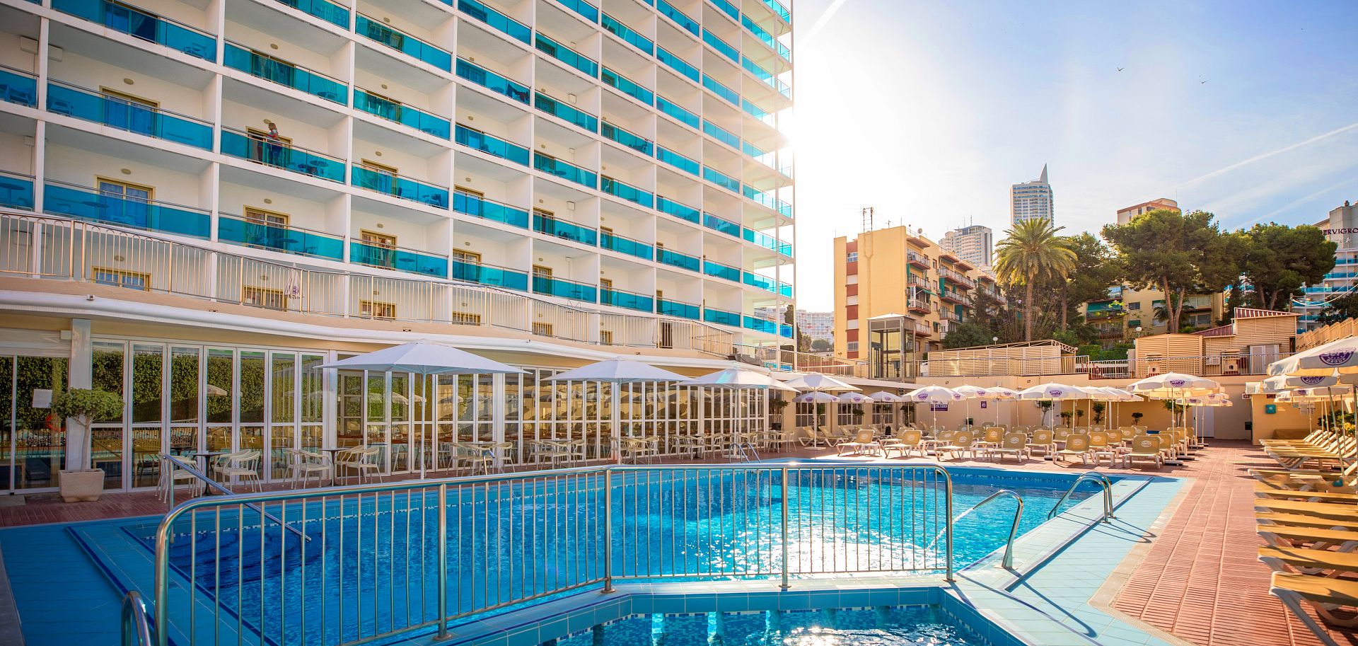 Piscina Hotel Nereo en Benidorm