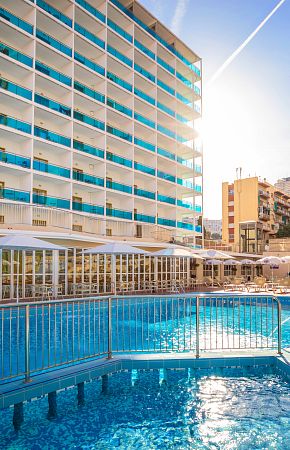 Piscine de l'hôtel Nereo à Benidorm