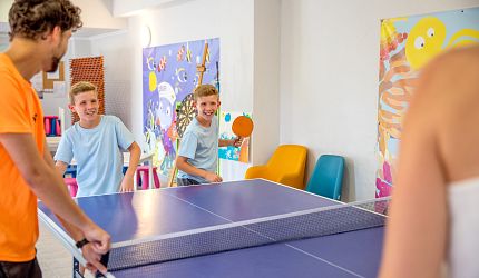 Family games at the Trinimar hotel