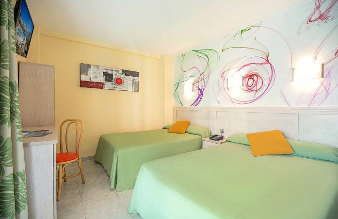 Chambre double (capacité de 4 personnes)