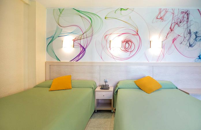 Chambre double (capacité de 4 personnes)