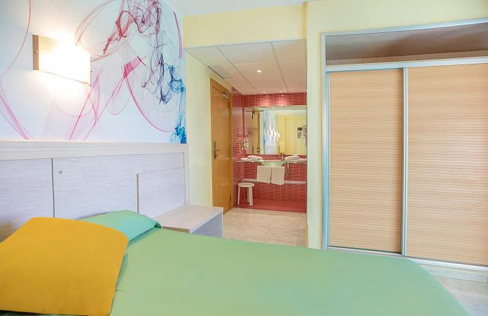 Chambre double (capacité de 4 personnes)