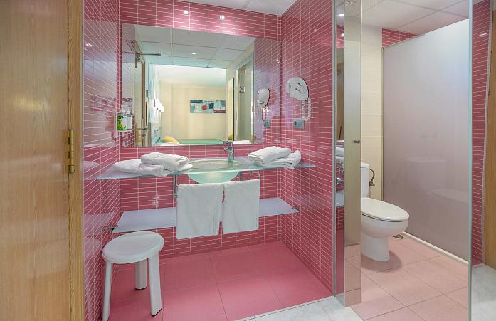 Chambre double (capacité de 4 personnes)