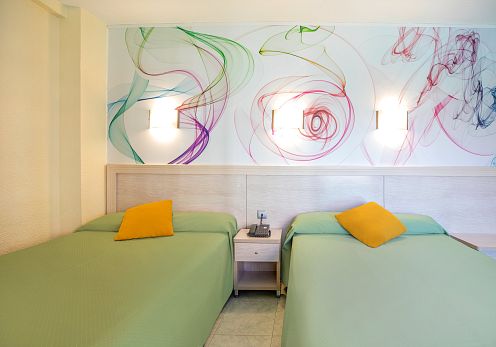 Chambre double (capacité de 4 personnes)