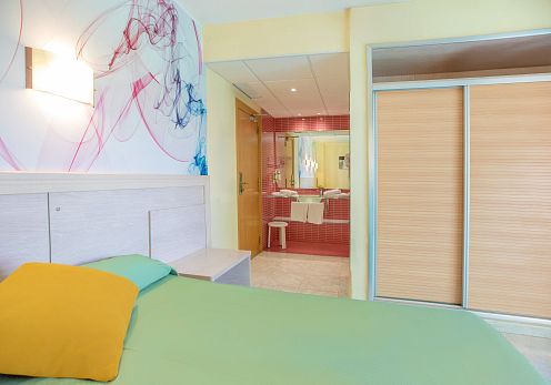 Chambre double (capacité de 4 personnes)