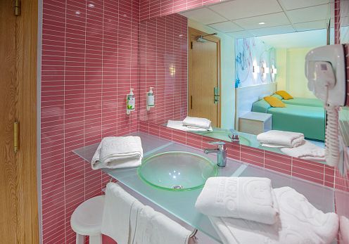 Chambre double (capacité de 4 personnes)