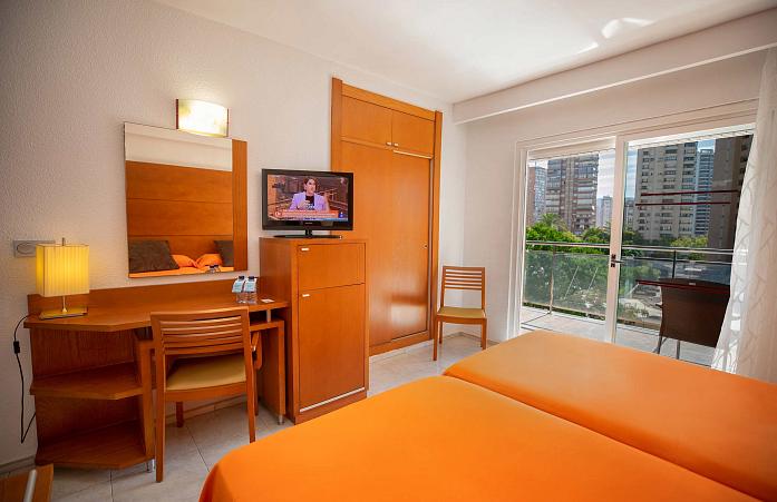 Chambre Double avec Vue sur la Piscine