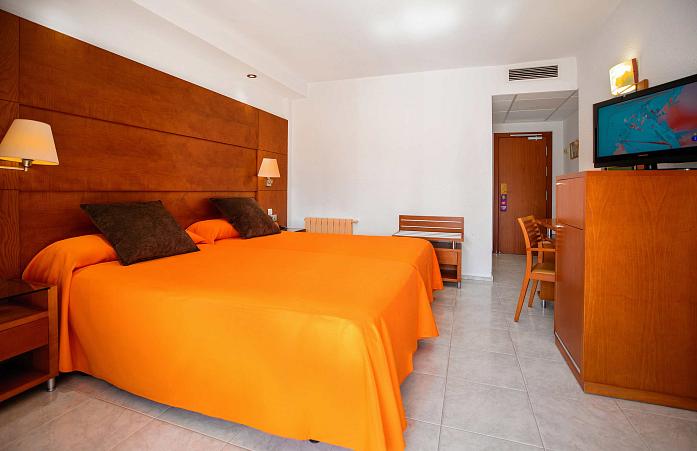Chambre Double avec Vue sur la Piscine