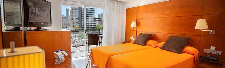 Chambre Double avec Vue sur la Piscine