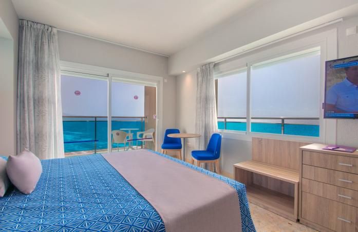 Front Double Room