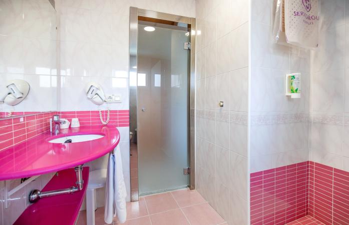 Chambre Double (capacité de 4 personnes)