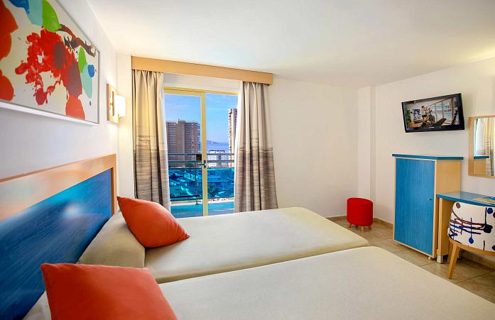 Chambre Double avec Vue sur la Piscine