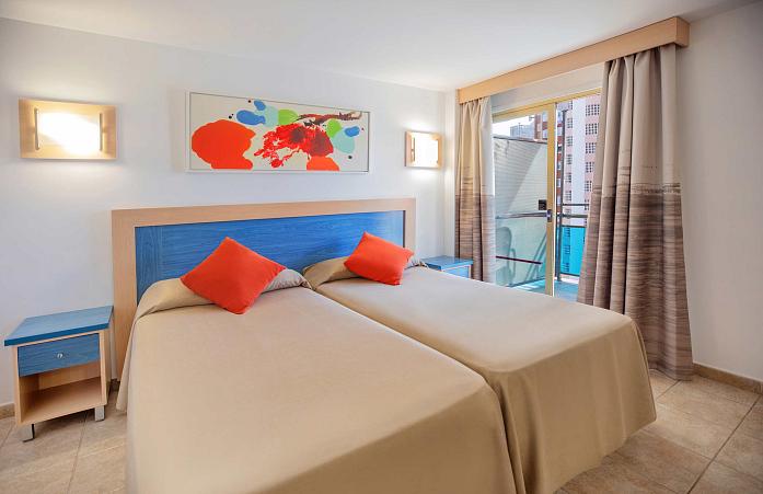 Chambre Double avec Vue sur la Piscine
