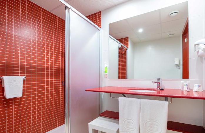 Chambre Double avec Vue sur la Piscine