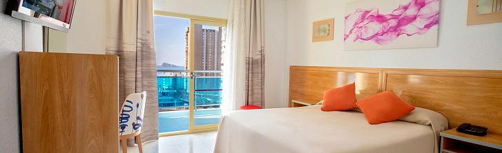 Chambre Double avec Vue sur la Piscine