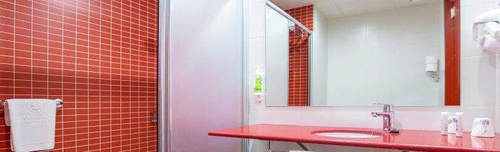 Chambre Double avec Vue sur la Piscine