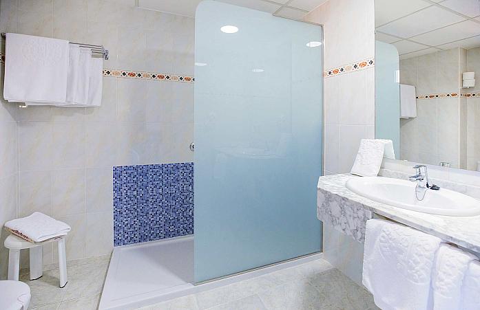 Chambre Double (capacité de 4 personnes)