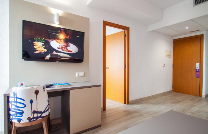 Double Room Lounge (max. capacity 6 people)
