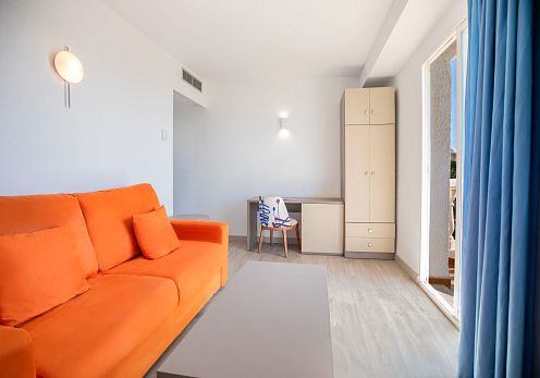 Double Room Lounge (max. capacity 4 people)