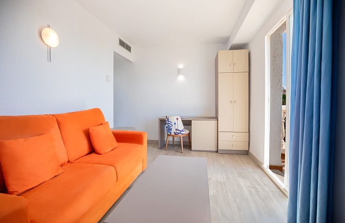 Double Room Lounge (max. capacity 4 people)