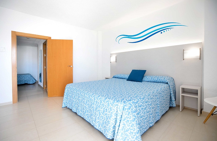 Family front facing Twin room (Capacity for 4 people)