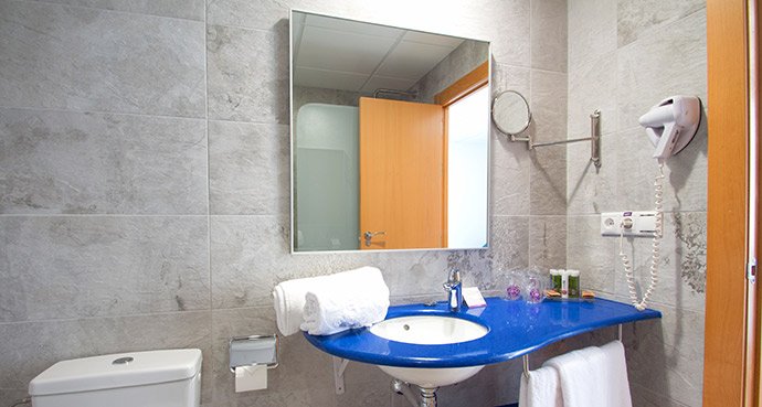 Chambre Familiale à l'Avant (capacité de 4 personnes)