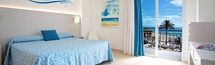 Family front facing Twin room (Capacity for 4 people)