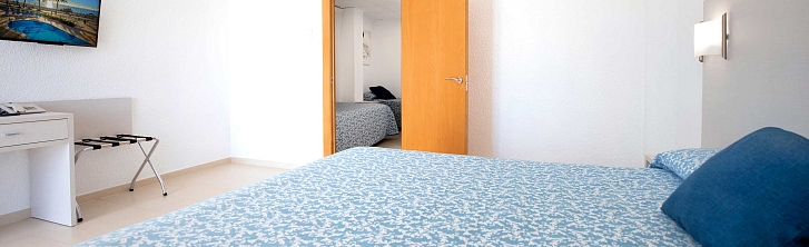 Family front facing Twin room (Capacity for 4 people)