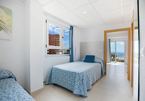 Family front facing Twin room (Capacity for 4 people)