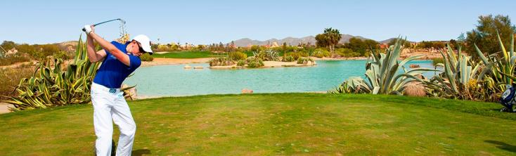 Golfeur sur le terrain de golf de mojácar