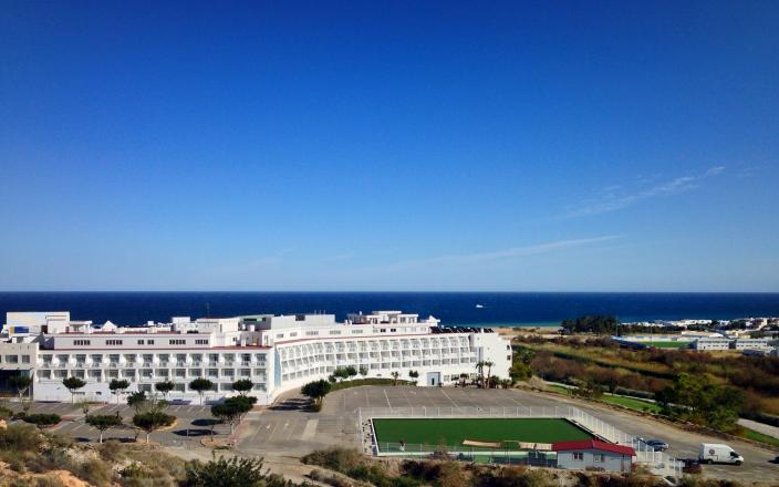 Hotels with sea views Club bowls Servigroup