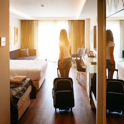 Advantages to book with Servigroup