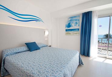 Chambres familiales spacieuses à l’hôtel Trinimar