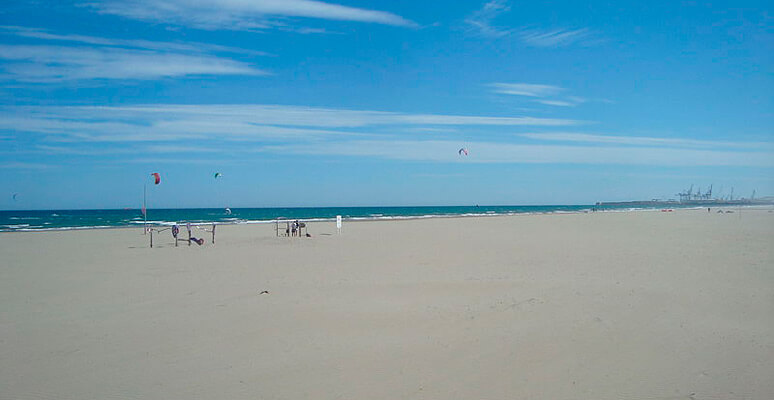 Kitesurf à la plage “Gurugú”