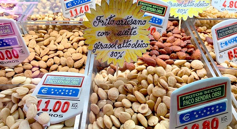 Almonds market of supplies of Alicante