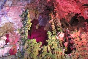 Intérieur des Grottes de Canelobre