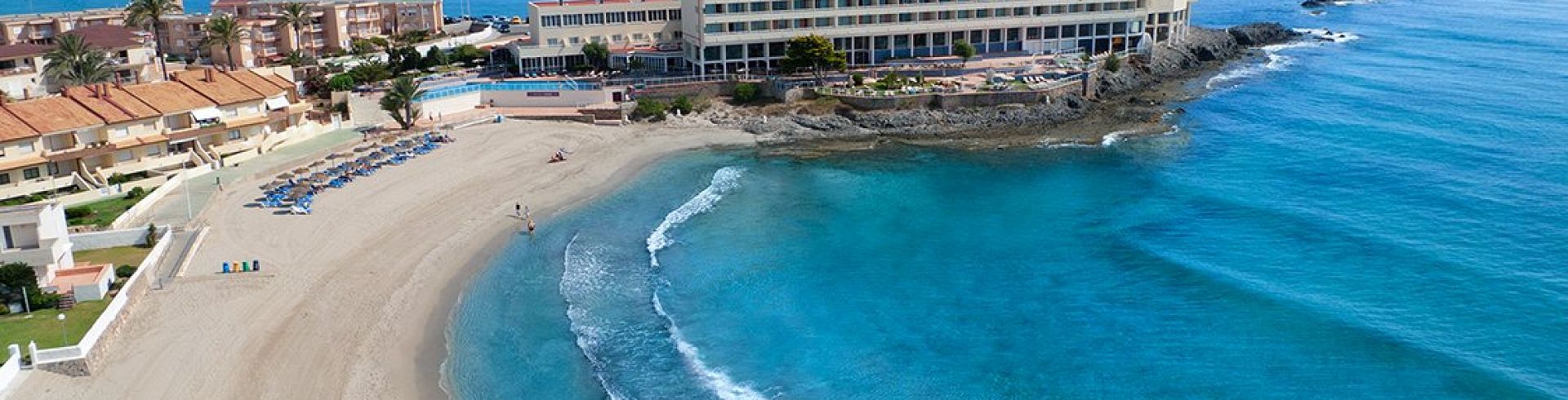 L'Hôtel Servigroup Galúa et la mer