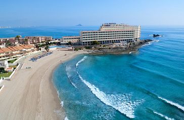 L'Hôtel Servigroup Galúa et la mer