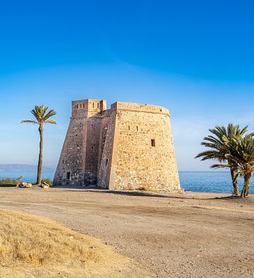 Torres y castillos cerca de Mojácar. ¿Nos vamos de excursión?