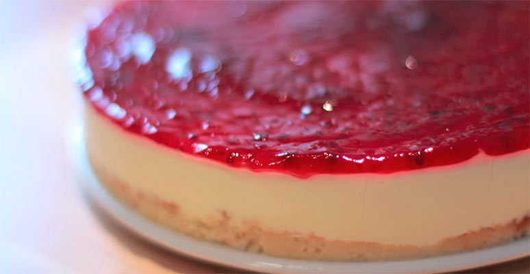Cold cheesecake with blueberries in Servigroup Hotels
