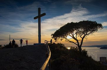 The Benidorm Cross: the best views you can't miss