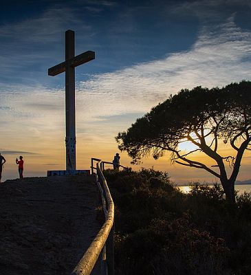 The Benidorm Cross: the best views you can't miss