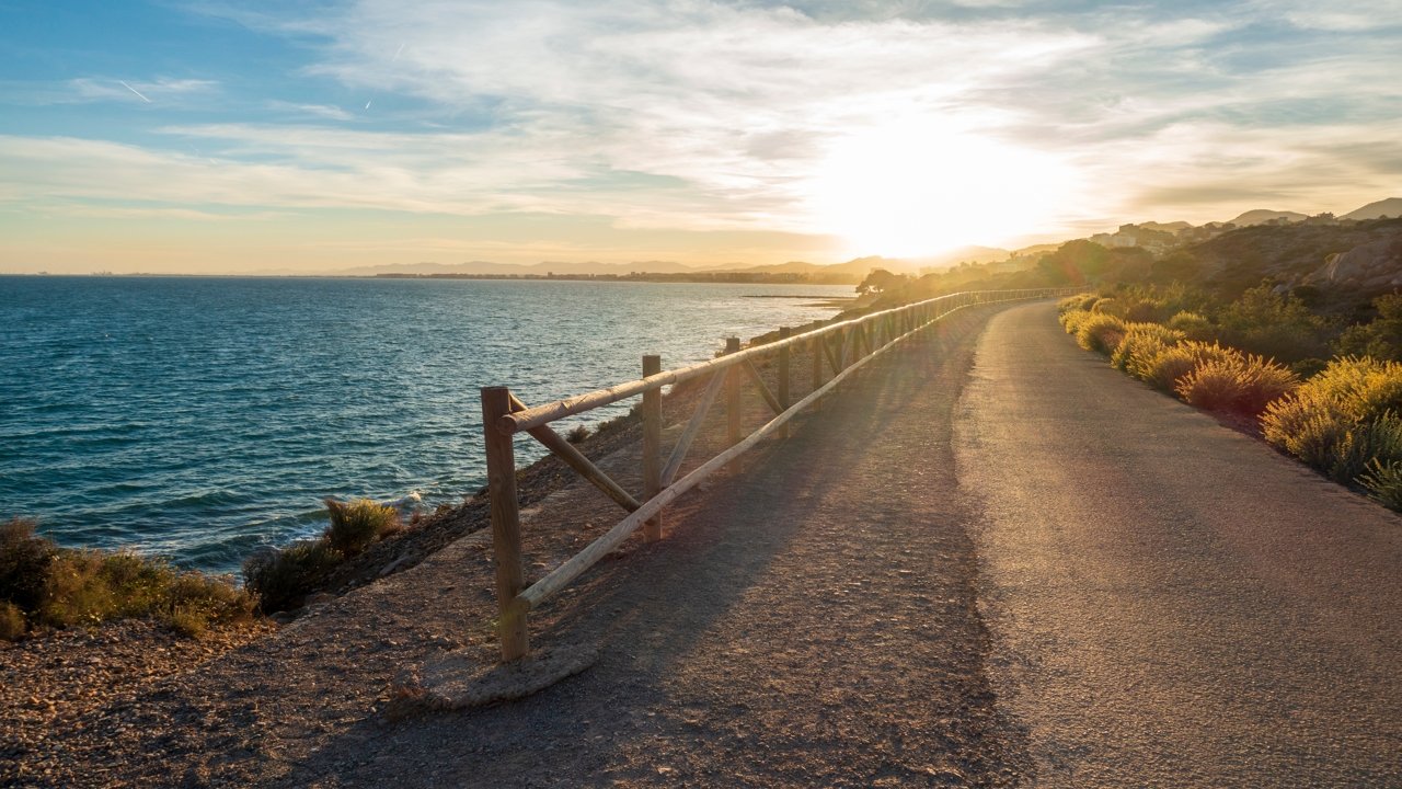 Route près de la mer