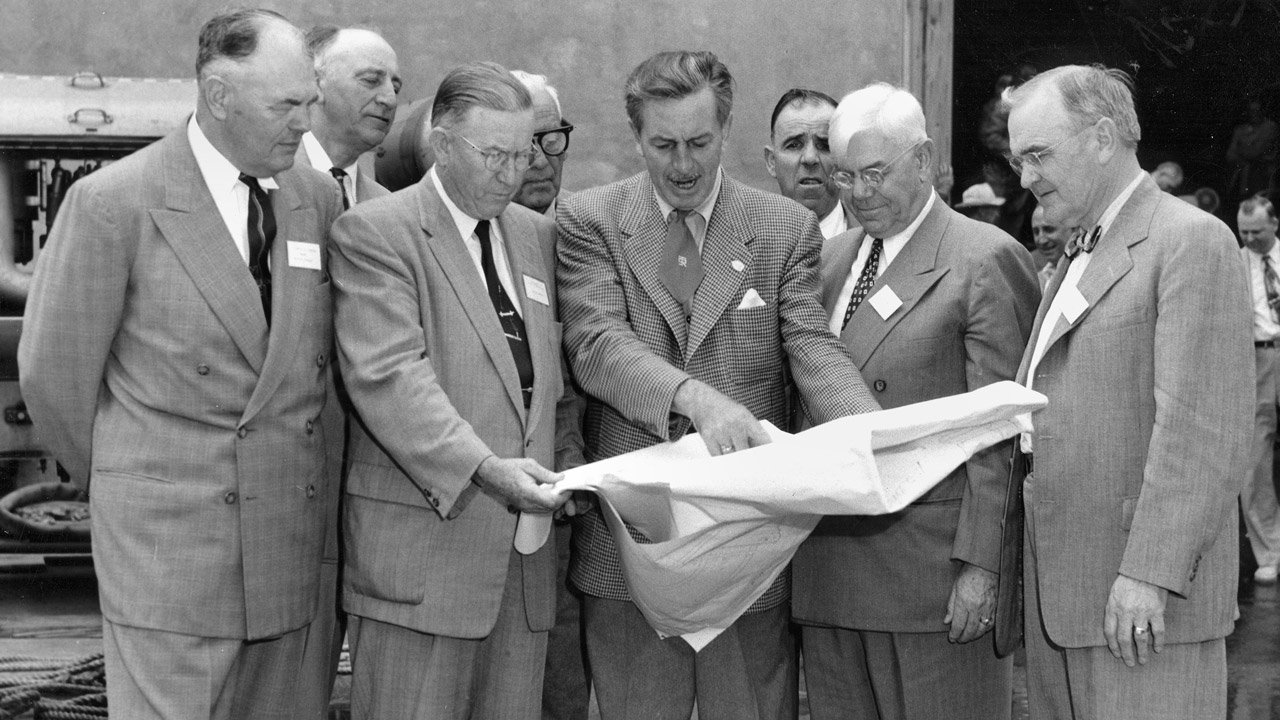 Walt Disney, tycoon in the construction of theme parks
