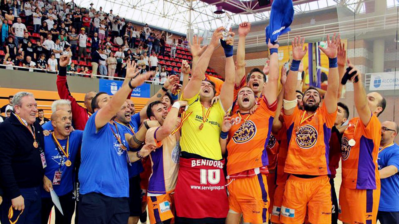 Benidorm handball team celebrates the promotion