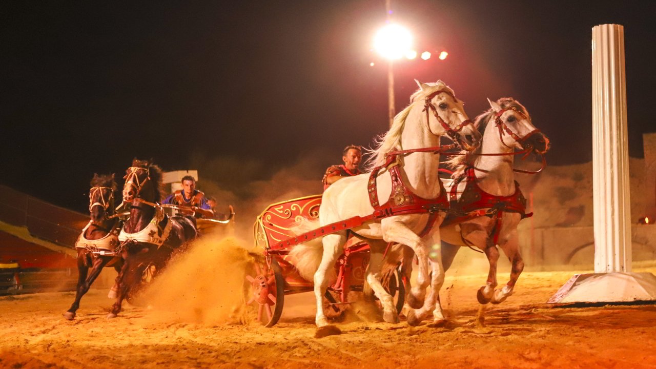 Roman chariot race