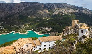 Views of the reservoir from the castle of Guadalest