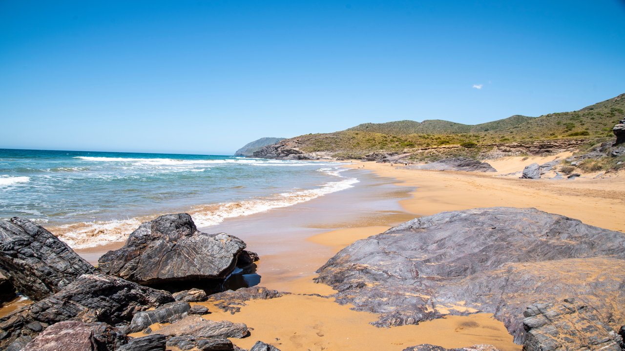 Playa Parreño, a naturist beach in Cablanque